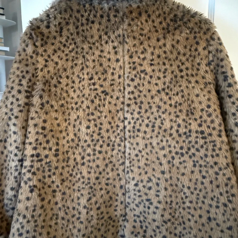 Vintage Faux Fur Leopard Coat - Taupe with Dark Spots - Picture 4 of 5
